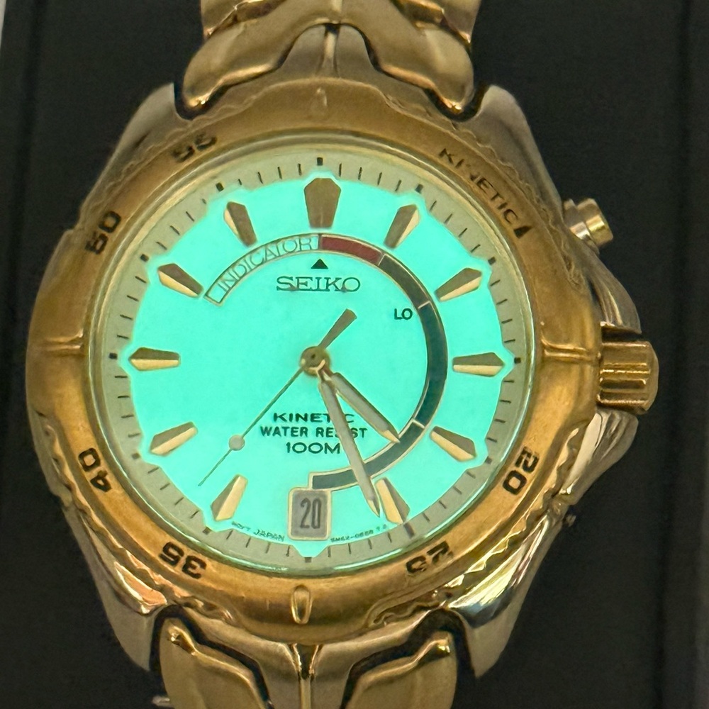 Vintage 2000 Seiko Kinetic watch, 40mm size, 7in size wrist bracelet